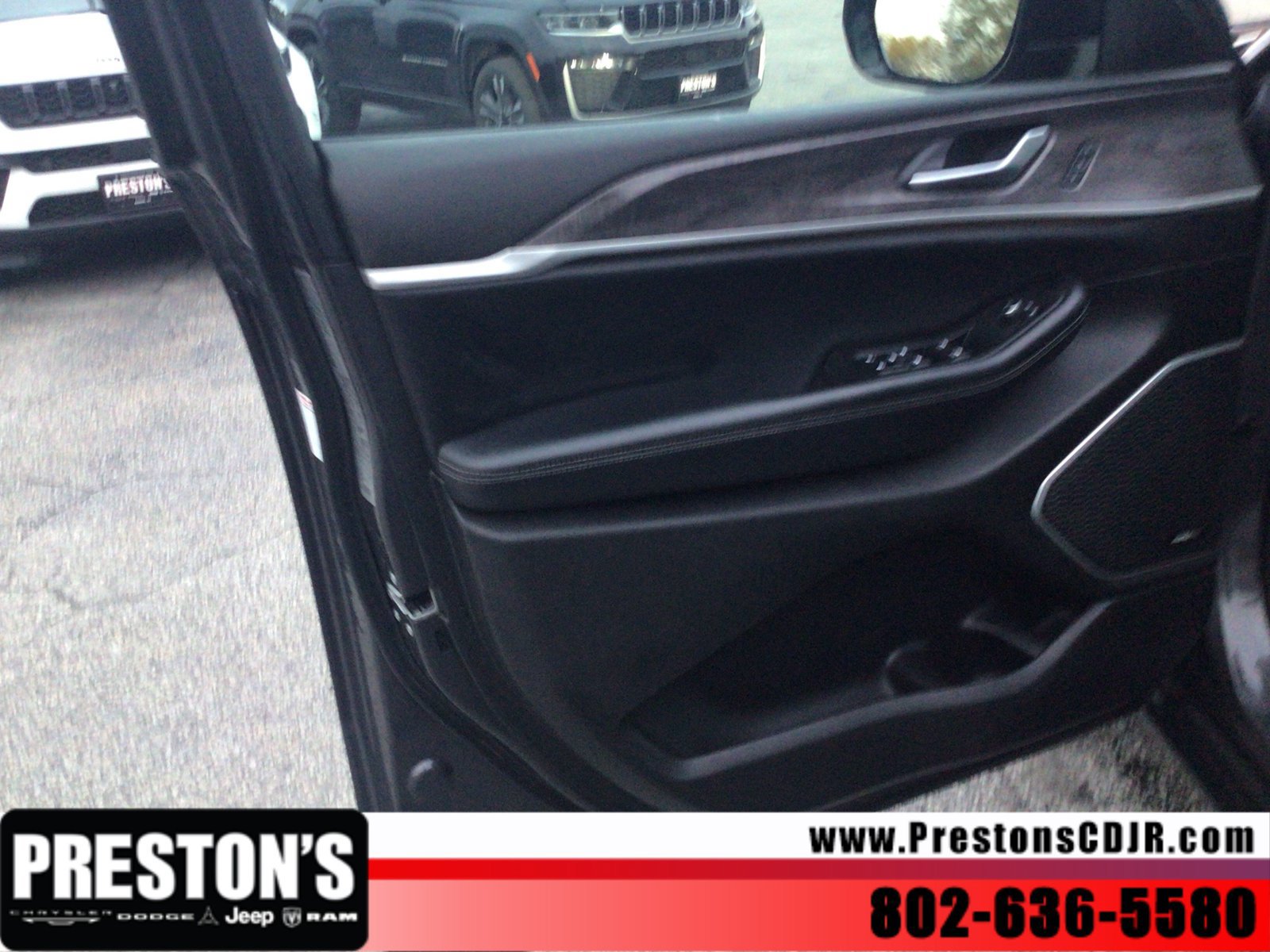 Used 2024 Jeep Grand Cherokee Limited 4xe AWD/4WD image 8
