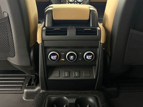 New 2026 Land Rover Defender 130 X-Dynamic SE image 23