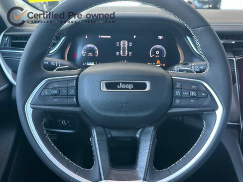 Used 2023 Jeep Grand Cherokee Limited AWD/4WD image 25