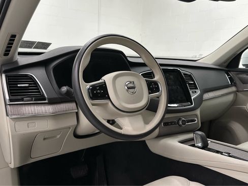 Used 2024 Volvo XC90 B5 Plus image 10