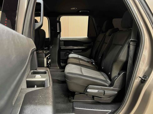 Used 2019 Ford Expedition Max XLT RWD image 5