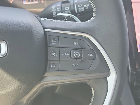 New 2025 Jeep Grand Cherokee Limited w/ Luxury Tech Group II AWD/4WD image 37