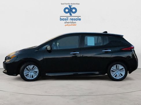 Used 2024 Nissan Leaf S image 3