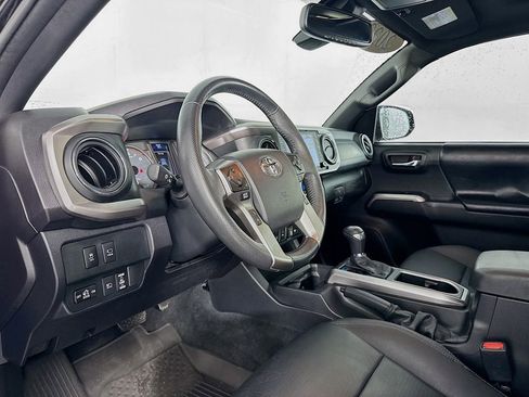 Used 2023 Toyota Tacoma Limited AWD/4WD image 14