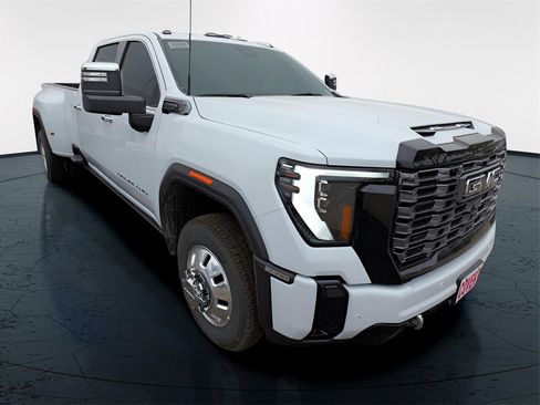 New 2026 GMC Sierra 3500 Denali Ultimate image 7
