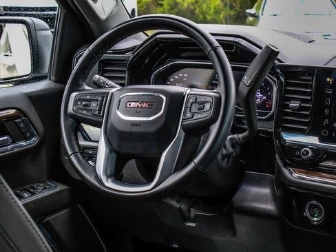 Used 2024 GMC Sierra 1500 Elevation image 24