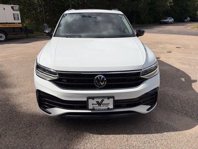 Used 2022 Volkswagen Tiguan SE R-Line AWD/4WD image 10