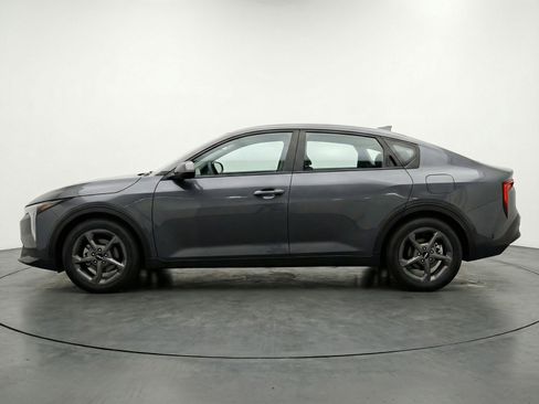 Used 2025 Kia K4 LXS image 3