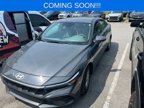 Certified 2024 Hyundai Elantra SE FWD image 1