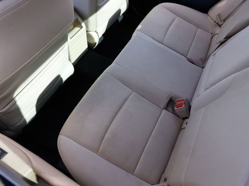 Used 2015 Subaru Legacy 2.5i Premium w/ Moonroof Package image 10