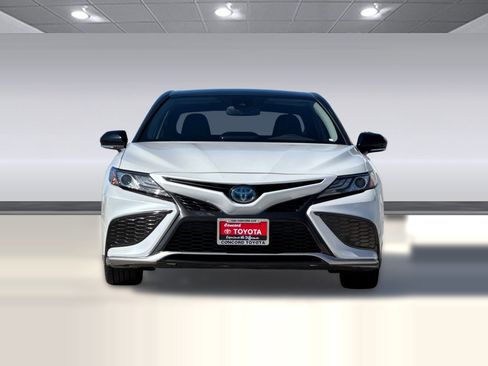 Used 2022 Toyota Camry XSE image 5
