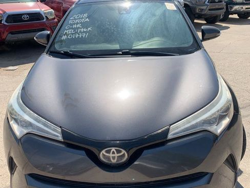 Used 2018 Toyota C-HR XLE FWD image 2