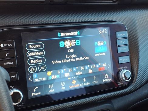 Used 2023 Nissan Kicks SV image 9