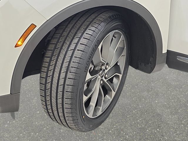 Used 2023 Lincoln Nautilus Reserve FWD image 32