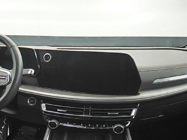 Used 2025 Chevrolet Traverse LT AWD/4WD image 31
