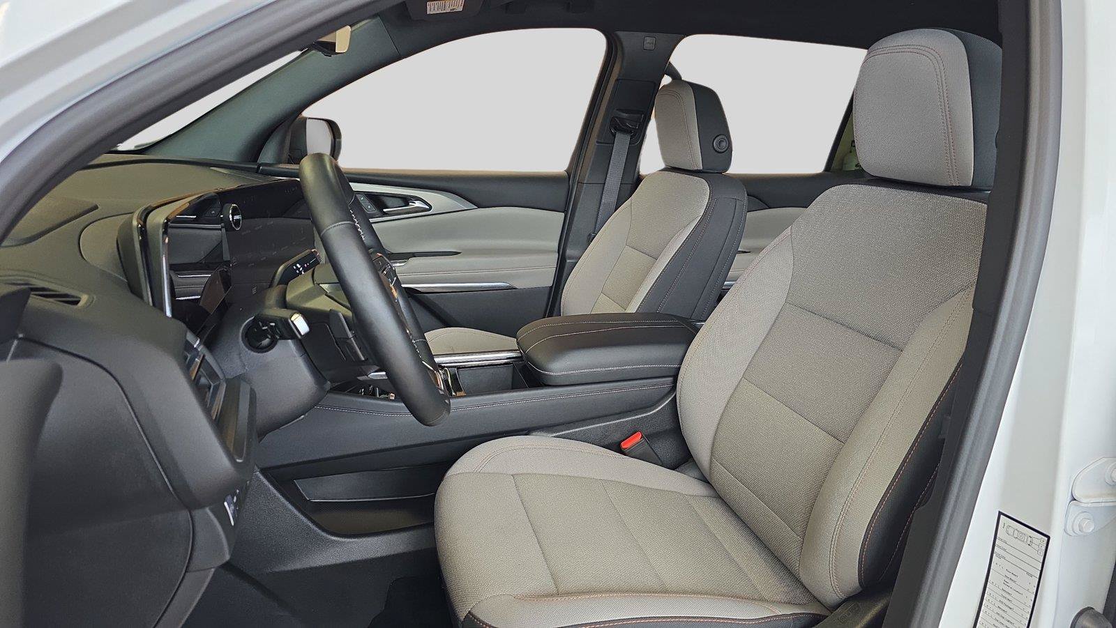 Used 2026 Chevrolet Traverse LT w/ Driver Confidence Package FWD image 11