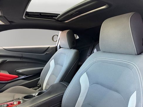 Used 2017 Chevrolet Camaro SS RWD image 9
