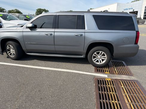 Used 2019 Chevrolet Suburban LT AWD/4WD image 5