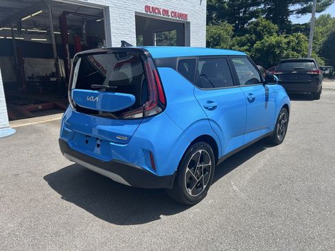 Used 2023 Kia Soul EX FWD image 7