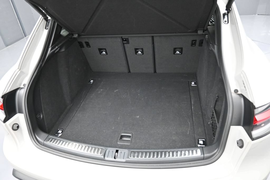 Certified 2023 Porsche Macan Turbo AWD/4WD image 32