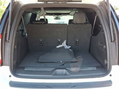 Used 2023 GMC Yukon XL Denali image 41