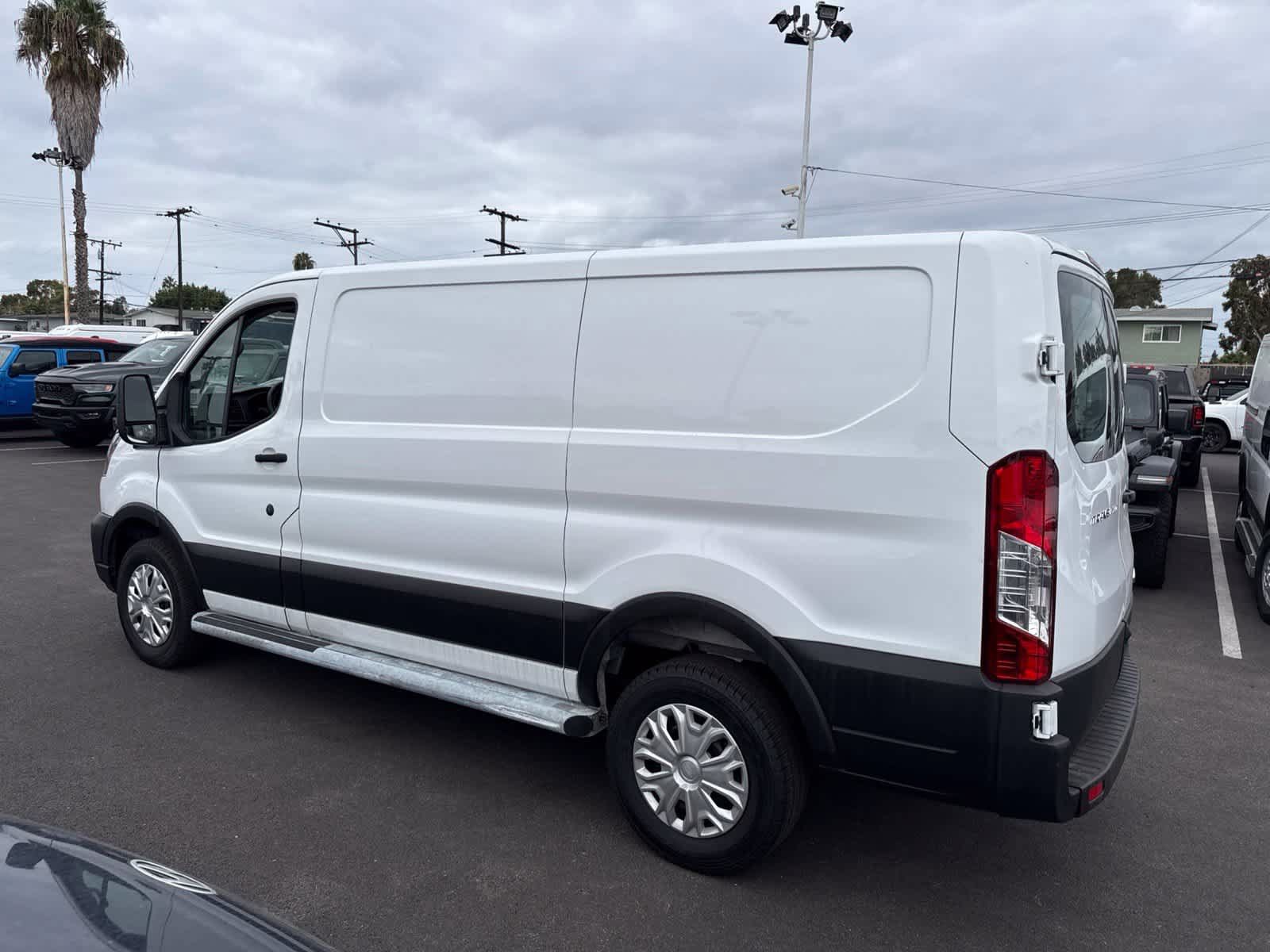 Used 2025 Ford Transit 250 Low Roof w/ Exterior Upgrade Package RWD image 16