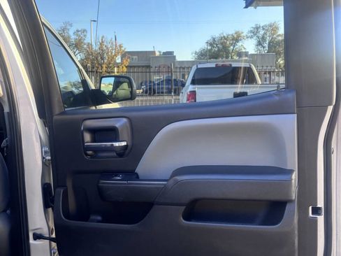 Used 2018 Chevrolet Silverado 1500 Custom w/ Custom Value Package image 10