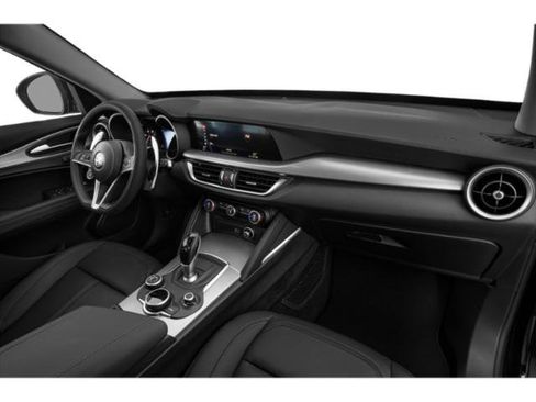 Used 2018 Alfa Romeo Stelvio Sport w/ Quick Order Package 22J Sport AWD/4WD image 19