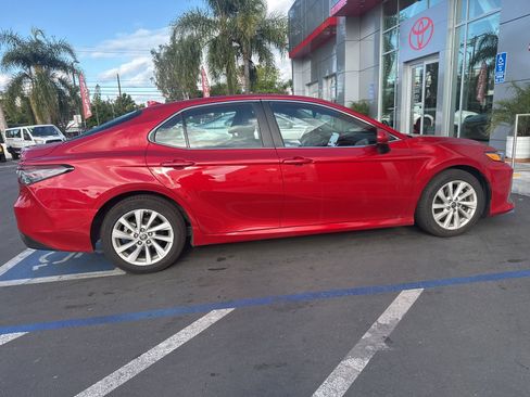 Used 2024 Toyota Camry LE image 7