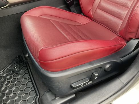 Used 2018 Lexus IS 350 AWD image 33