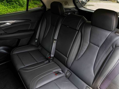 Used 2023 Buick Envision Essence image 21