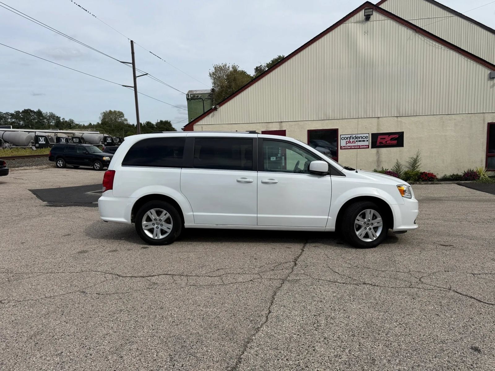 Used 2019 Dodge Grand Caravan Crew FWD image 4