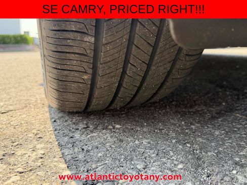 Used 2019 Toyota Camry SE w/ Convenience Package FWD image 10