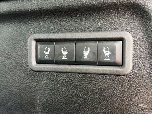 Used 2024 Jeep Wagoneer L Series II w/ Flexible Seating Group AWD/4WD image 20