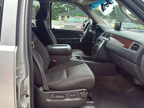 Used 2011 GMC Yukon XL SLE AWD/4WD image 19