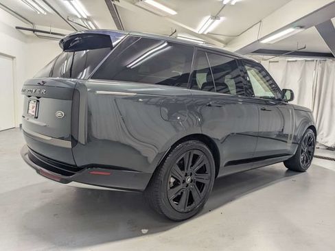 Used 2023 Land Rover Range Rover SE AWD/4WD image 3