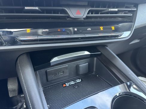 Used 2024 Buick Envision Preferred image 45