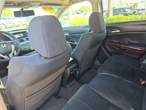 Used 2012 Honda Crosstour EX image 10