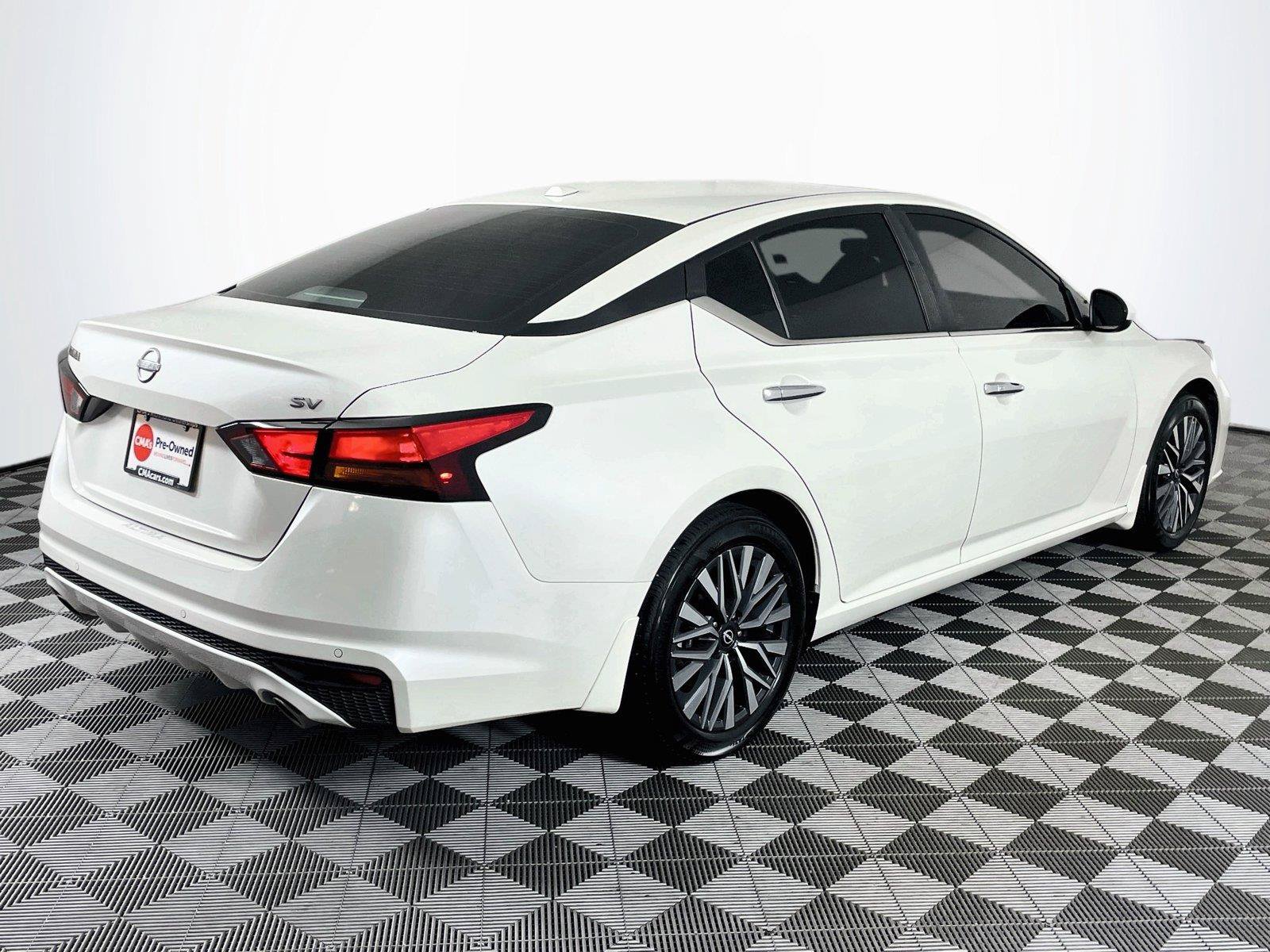 Used 2024 Nissan Altima 2.5 SV w/ SV Premium Package FWD image 9