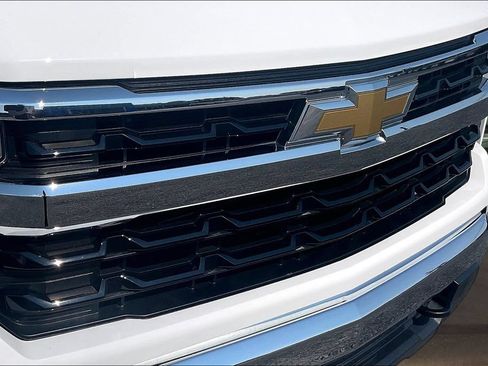Used 2023 Chevrolet Silverado 1500 LT AWD/4WD image 32