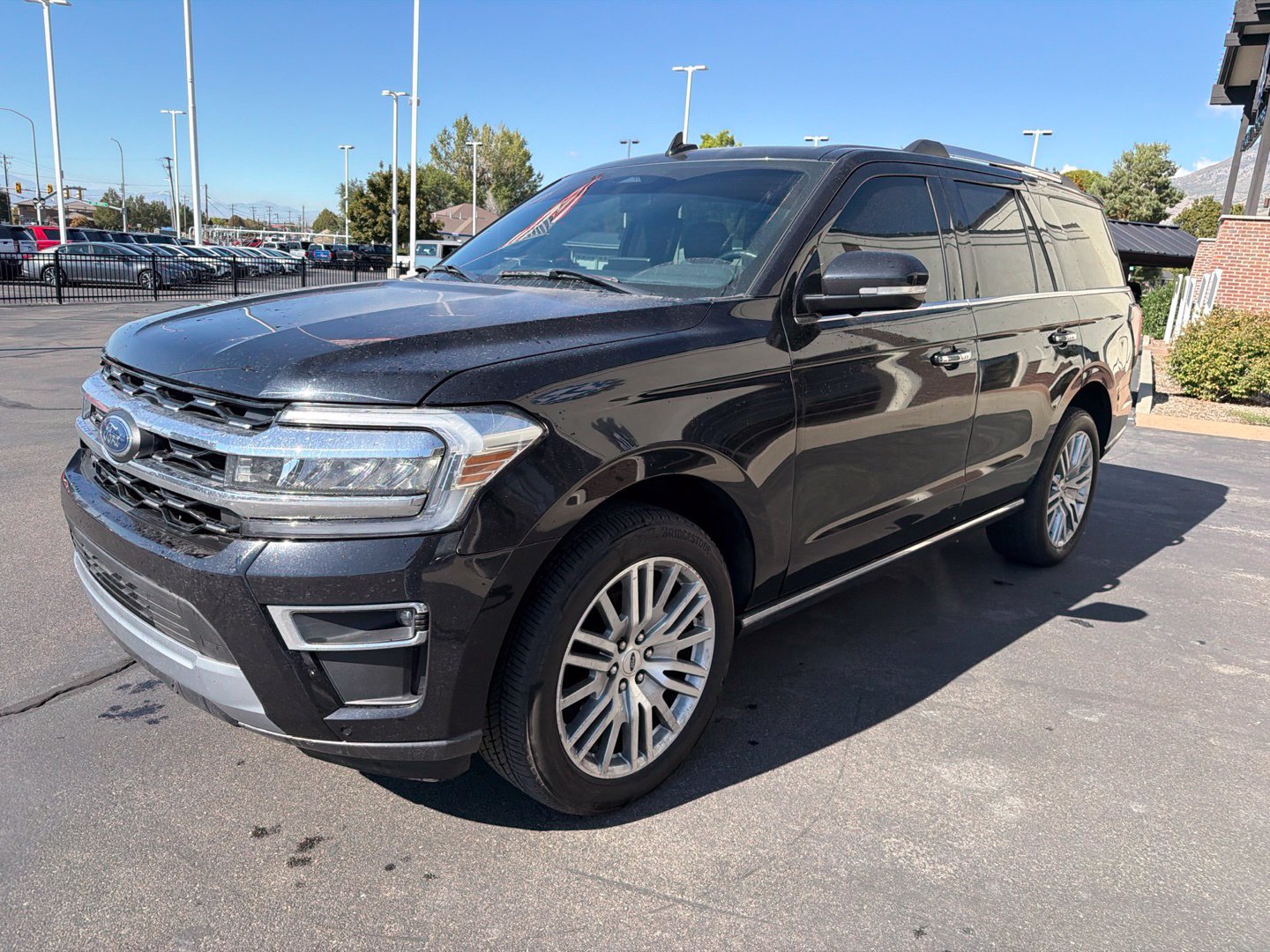 Used 2024 Ford Expedition Limited AWD/4WD image 3