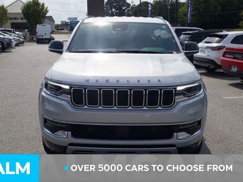 Used 2023 Jeep Wagoneer L Series II image 3
