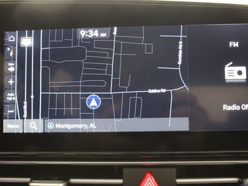 Used 2024 Hyundai Elantra Limited FWD image 13
