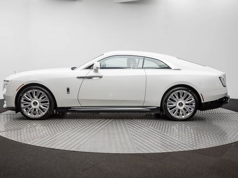 New 2026 Rolls-Royce Spectre image 3