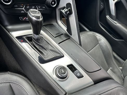 Used 2017 Chevrolet Corvette Stingray Coupe w/ Carbon Flash Badge Package image 27