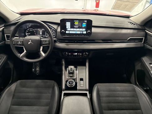 Used 2024 Mitsubishi Outlander SE image 59