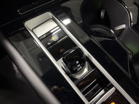 Certified 2025 Volkswagen Jetta SE image 62