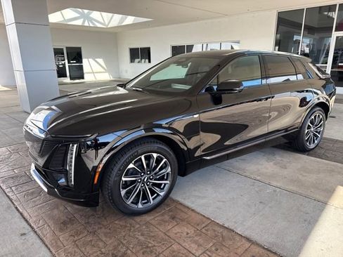 New 2026 Cadillac Lyriq Sport image 1