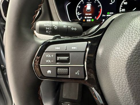 Used 2025 Honda Pilot TrailSport image 19