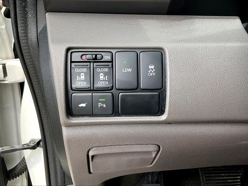 Used 2014 Honda Odyssey Touring image 33